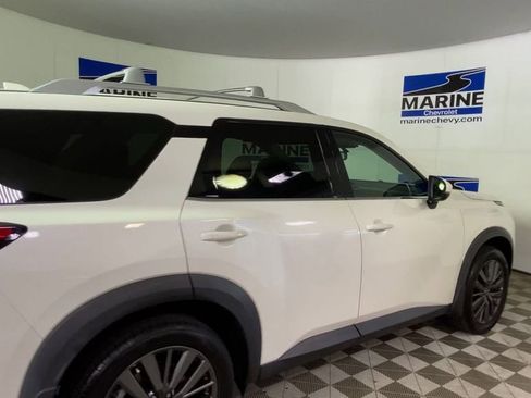 Used 2022 Nissan Pathfinder SL w/ SL Premium Package FWD image 2