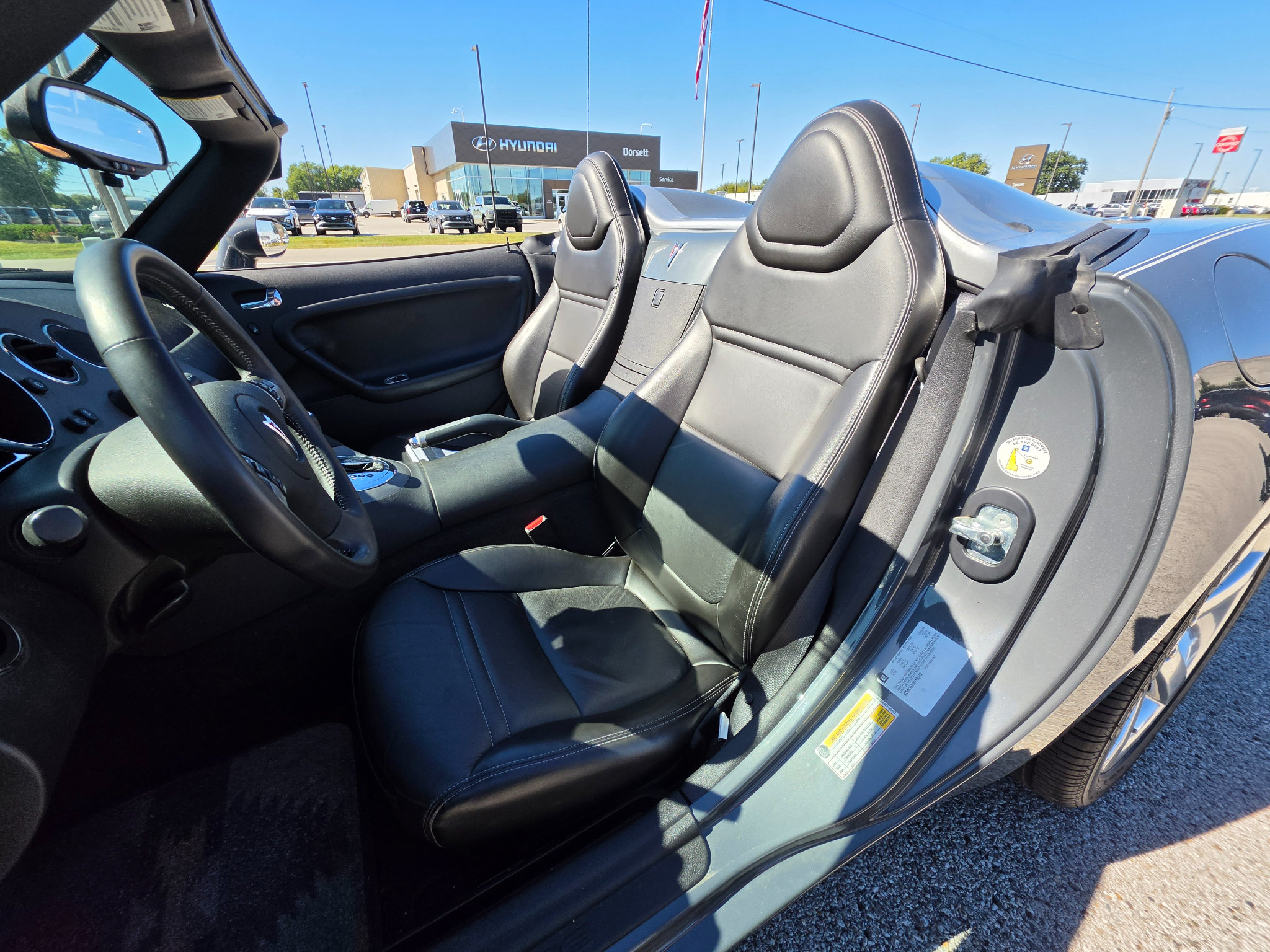 Used 2008 Pontiac Solstice Convertible w/ Premium Package RWD image 14