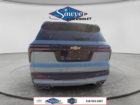 Used 2024 Chevrolet Traverse LT AWD/4WD image 4