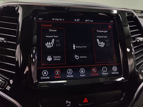 Used 2019 Jeep Cherokee Limited image 18