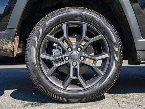 New 2025 Jeep Grand Cherokee Limited image 24