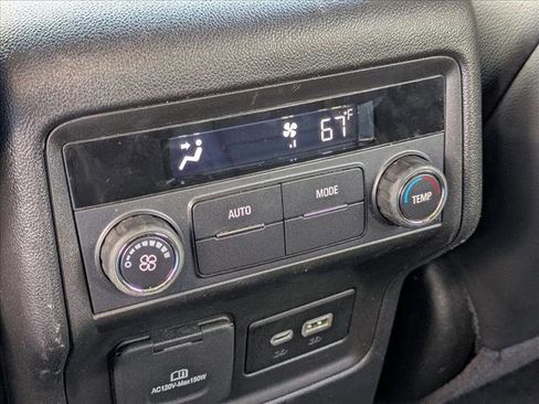 Used 2023 GMC Acadia SLT image 16