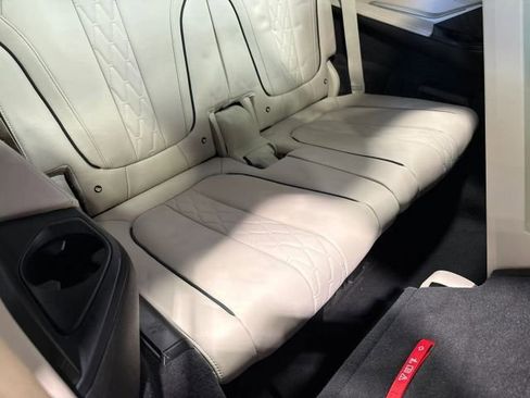 Used 2020 BMW X7 M50i w/ Dynamic Handling Package image 32