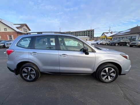 Used 2017 Subaru Forester 2.5i w/ Alloy Wheel Package image 7