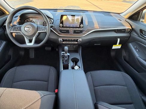 New 2026 Nissan Altima 2.5 SV FWD image 8