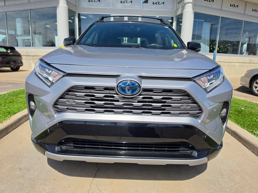 Used 2020 Toyota RAV4 XSE AWD/4WD image 2