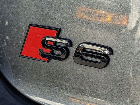 Used 2018 Audi S6 Premium Plus image 21