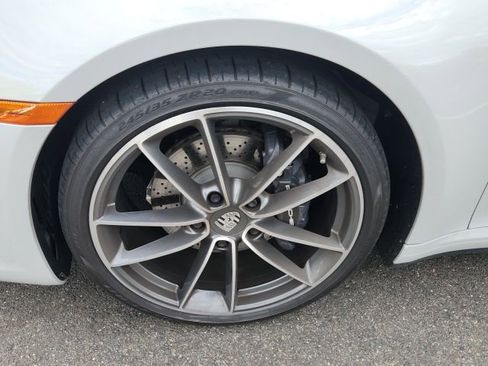 Used 2020 Porsche 911 Carrera RWD image 9