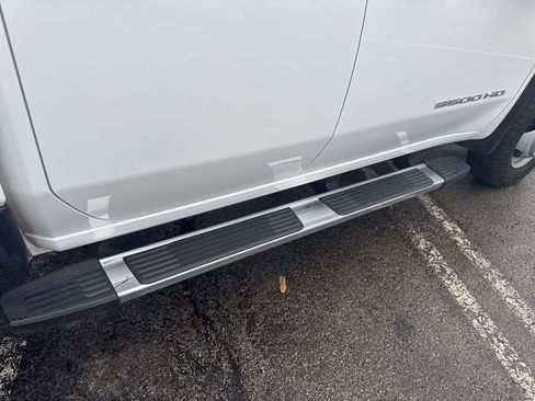 Used 2023 GMC Sierra 3500 Pro w/ Convenience Package image 36