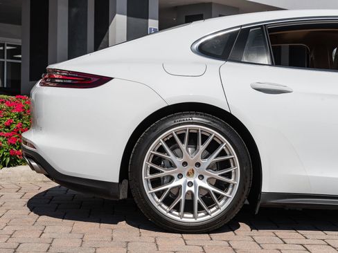 Used 2018 Porsche Panamera 4S image 23