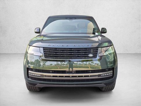 Used 2026 Land Rover Range Rover SE AWD/4WD image 2