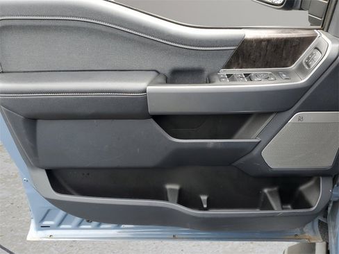 Used 2023 Ford F350 Lariat image 13