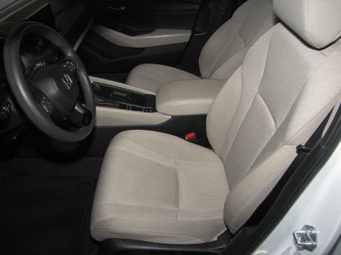 Certified 2023 Honda Accord EX image 9