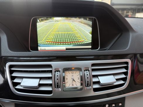 Used 2014 Mercedes-Benz E 350 Sedan image 24