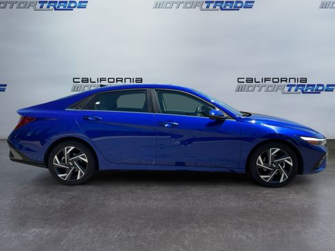 Used 2024 Hyundai Elantra Limited FWD image 4