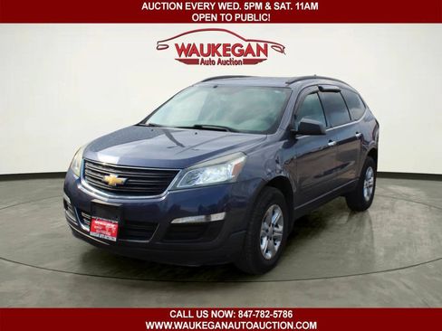 Used 2014 Chevrolet Traverse LS FWD image 1