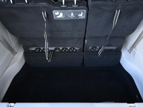 Used 2021 Chrysler Pacifica Touring-L image 30