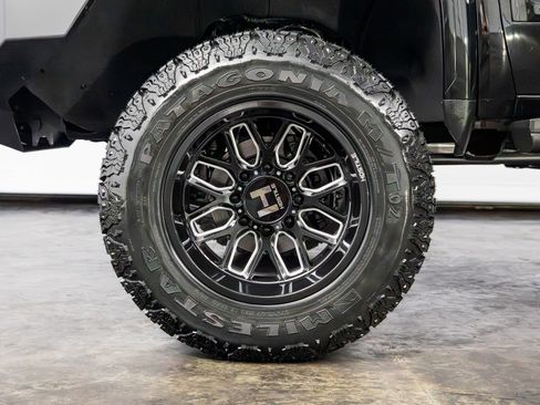 Used 2020 GMC Sierra 2500 Denali w/ Denali Ultimate Package AWD/4WD image 11