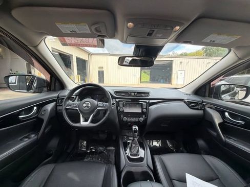 Used 2022 Nissan Rogue Sport SL w/ Premium Package FWD image 14
