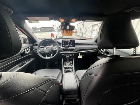 New 2026 Jeep Compass Limited image 30