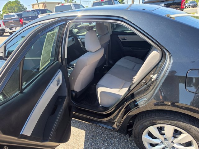 Used 2015 Toyota Corolla LE FWD image 15