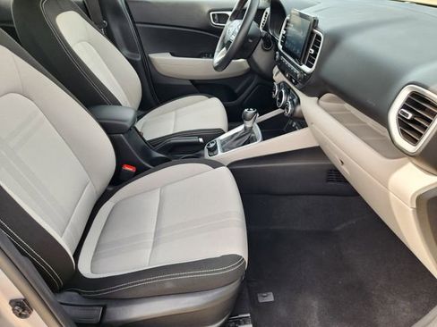 Used 2025 Hyundai Venue SEL FWD image 13