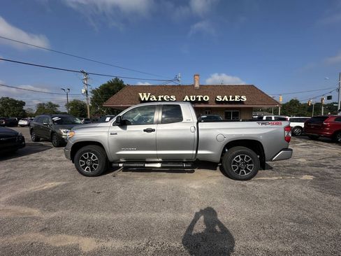 Used 2017 Toyota Tundra SR5 w/ TRD Off Road Package AWD/4WD image 10