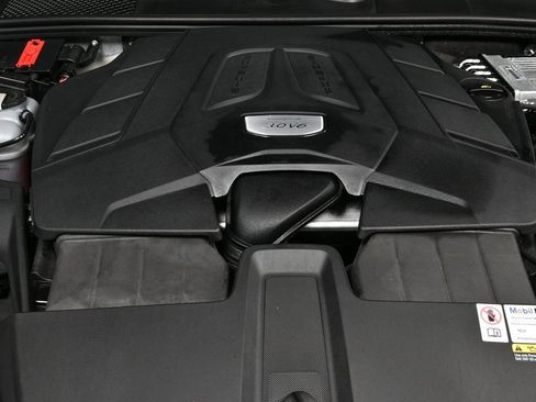 Used 2023 Porsche Cayenne Coupe w/ Premium Package image 36