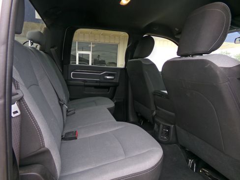 Used 2021 RAM 2500 Big Horn image 12