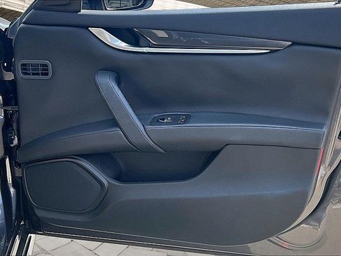 Used 2016 Maserati Ghibli RWD image 15