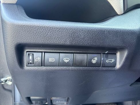 Used 2021 Toyota RAV4 XLE Premium AWD/4WD image 27