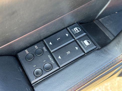 Used 1993 Cadillac Allante FWD image 7