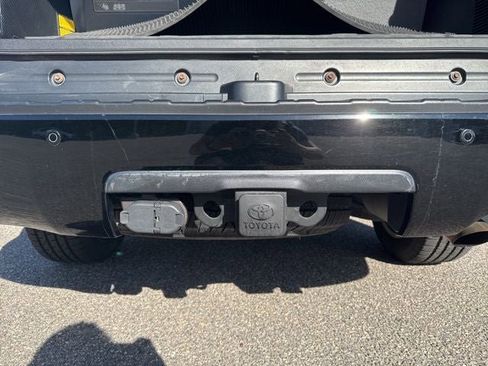 Used 2017 Toyota Sequoia Platinum AWD/4WD image 15