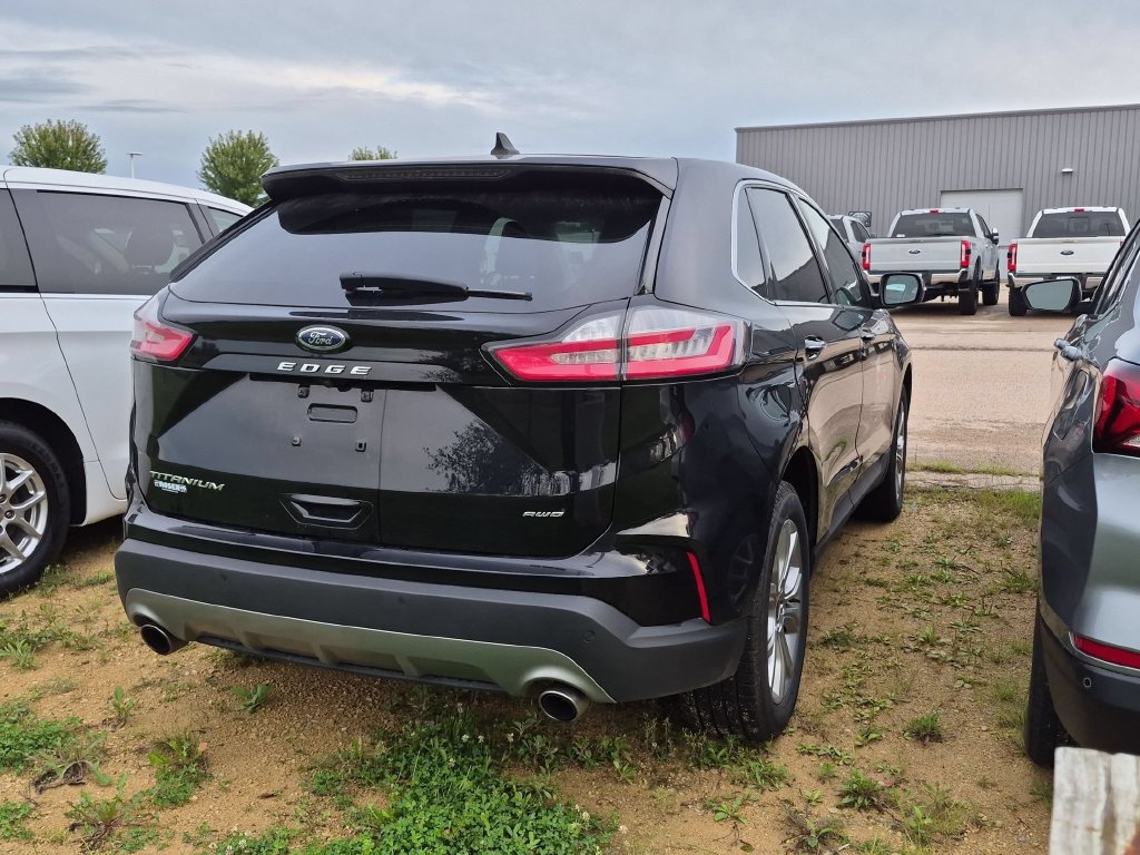 Certified 2024 Ford Edge Titanium AWD/4WD image 2