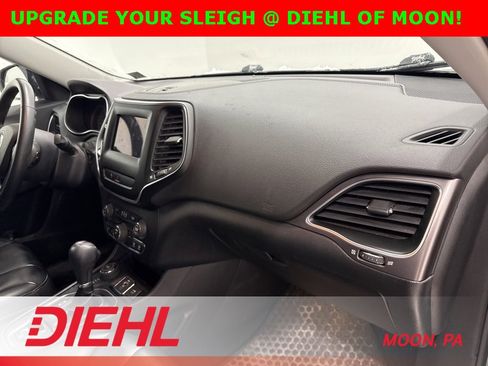 Used 2019 Jeep Cherokee Latitude Plus w/ Cold Weather Group image 12