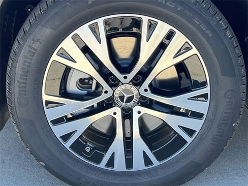 Certified 2025 Mercedes-Benz GLA 250 4MATIC image 6