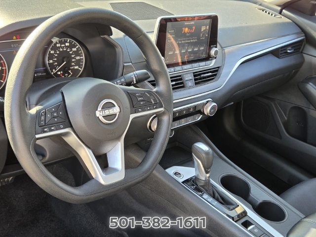 Used 2025 Nissan Altima 2.5 SV AWD/4WD image 8