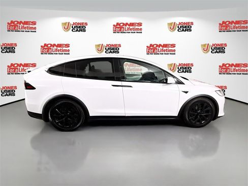 Used 2022 Tesla Model X image 15