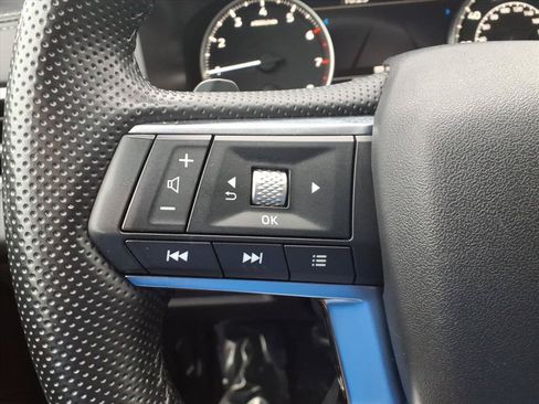Used 2024 Mitsubishi Outlander AWD image 19