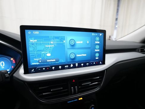 Used 2023 Ford Escape Platinum image 6