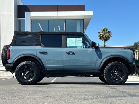 Certified 2022 Ford Bronco Black Diamond AWD/4WD image 2