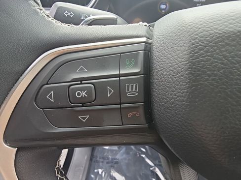Used 2023 Jeep Grand Cherokee L Laredo AWD/4WD image 18