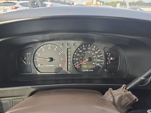 Used 2000 Toyota Sienna LE image 16