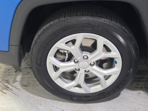 Certified 2024 Jeep Compass Latitude w/ Convenience Group AWD/4WD image 19