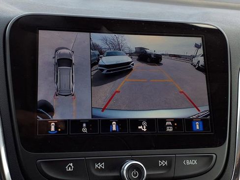 Used 2024 Chevrolet Equinox LT image 11