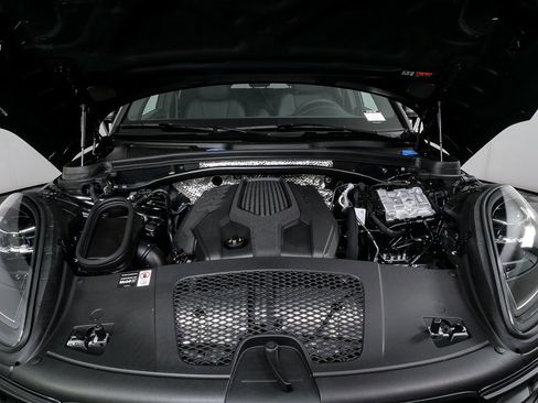 New 2026 Porsche Macan Turbo image 36