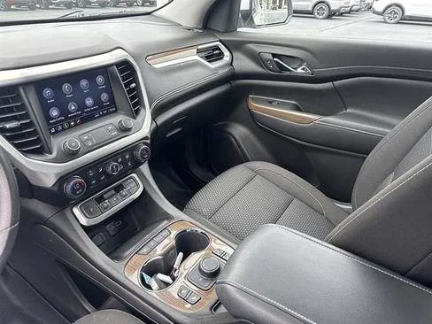 Used 2023 GMC Acadia SLE w/ Driver Convenience Package FWD image 11