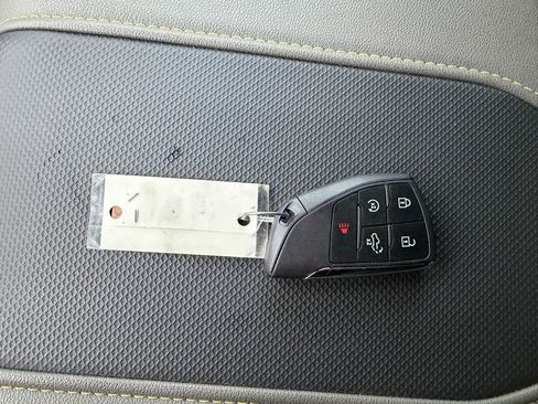 Used 2023 Chevrolet Silverado 1500 ZR2 w/ Technology Package image 35