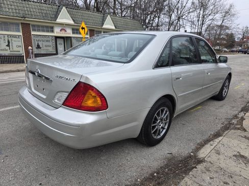 Used 2000 Toyota Avalon XLS image 4