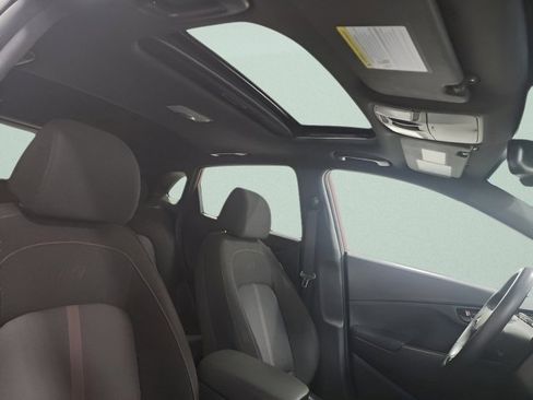 Used 2022 Hyundai Kona N Line w/ Tech Package image 6